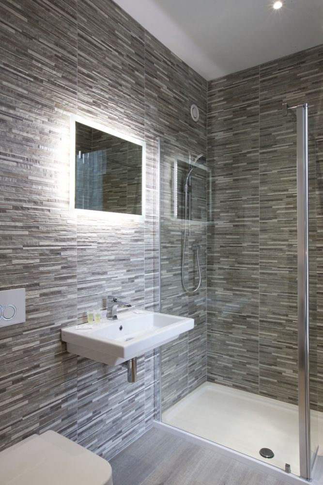 RH CH 104 ensuite